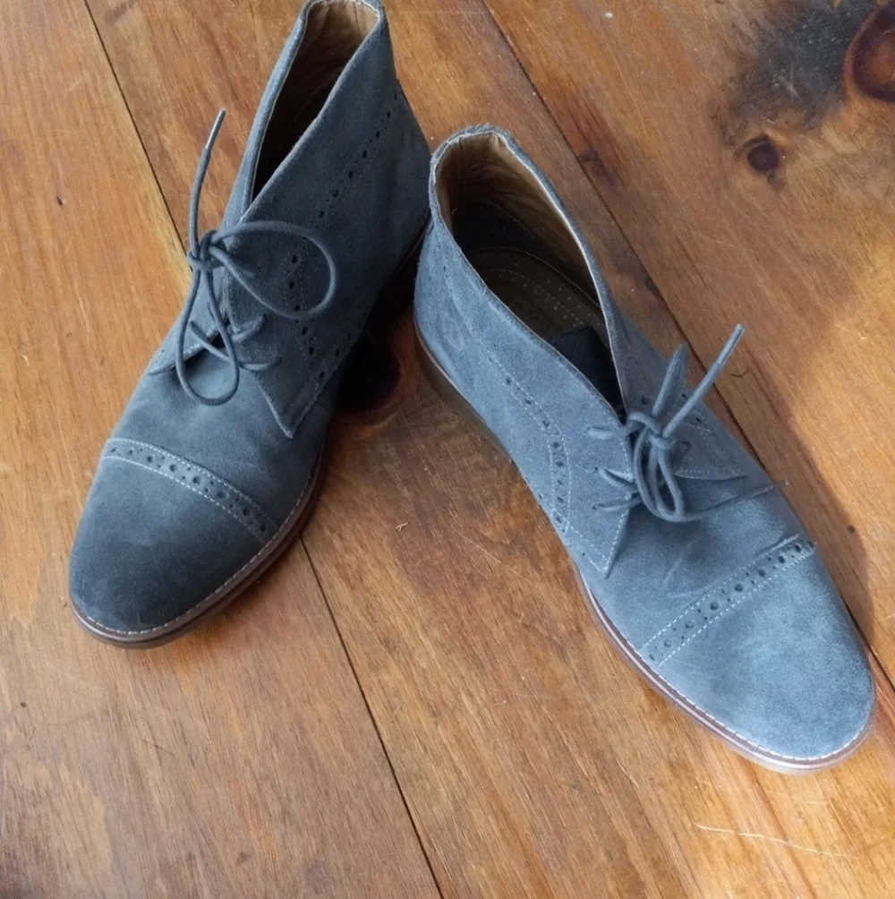 G.H. Bass & Co. Brady Gray Suede Cap Toe Ankle Chukka Boots Men Size 9M
